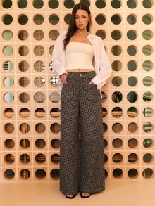 Nöista Mauve Wide-Leg Pants With Quilted Geometric Texture, Relaxed Fit And High Waist. Perfect For Travel, Resort Wear, Casual Styling And Fall - Brown - View 5