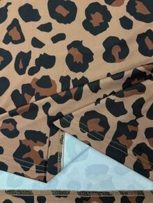 Rovax Setelan Kasual 2 Potong Wanita Motif Leopard dengan Belahan Samping di Bagian Bawah, Terdiri dari Kaos Lengan Panjang dan Celana Panjang - MultiWarna - View 4