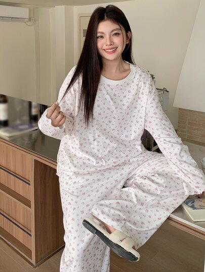 Dazy Plus Plus Size Women Ditsy Floral Print Loose Pajama Set, Comfortable Home Wear For Spring & Autumn, Winter Clothes