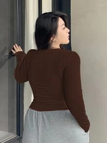 Dazy Plus Camiseta de manga larga con cuello entallado y abertura, ropa de otoño para tallas grandes - Café integral - Ver 2