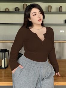 Dazy Plus Camiseta de manga larga con cuello entallado y abertura, ropa de otoño para tallas grandes - Café integral - Ver 5