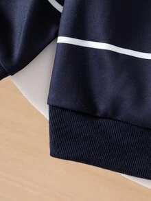 SHEIN 小男孩休閒字母印花拼色圓領衛衣，適合秋冬生日洗禮，白色 - 黑與白 - 查看 5