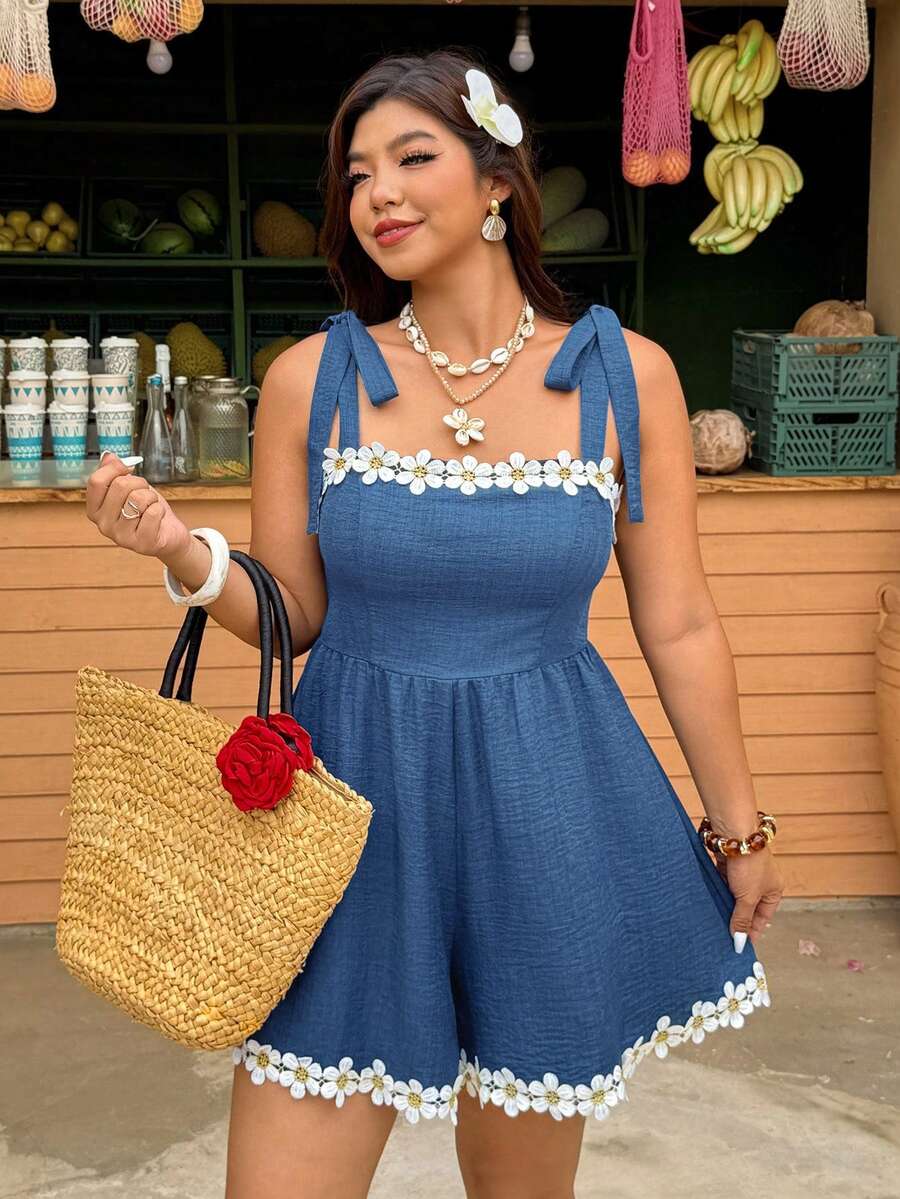 Weeklong Jumpsuit Ukuran Besar Warna Biru dan Putih Musim Panas Gaya Boho Kasual Tropis untuk Liburan Pantai Tropis, Efek Denim, Tekstur Berlipit dengan Tali Ikat di Bagian Dada dan Rumbai. - Biru - View 1