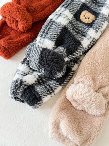 SHEIN 3件組幼兒男嬰運動衫慢跑褲套裝，可愛棕色黑色米色毛絨熊貼布格紋長袖圓領加厚冬季保暖羊羔絨動物款 - 黑與白 - 查看 7