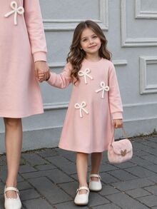 SHEIN Elladie kids 女童新款運動衫布料蓮花粉長袖洋裝，附蝴蝶結緞帶裝飾，適合日常休閒、優雅、度假與戶外穿著 - 粉色 - 查看 1