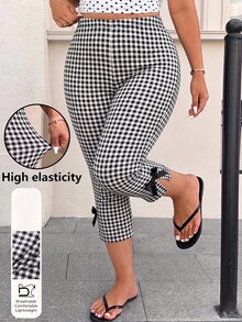 GalTyme Plus Size Women's Gym Capri Leggings, Spring Summer - Black and White - View 1