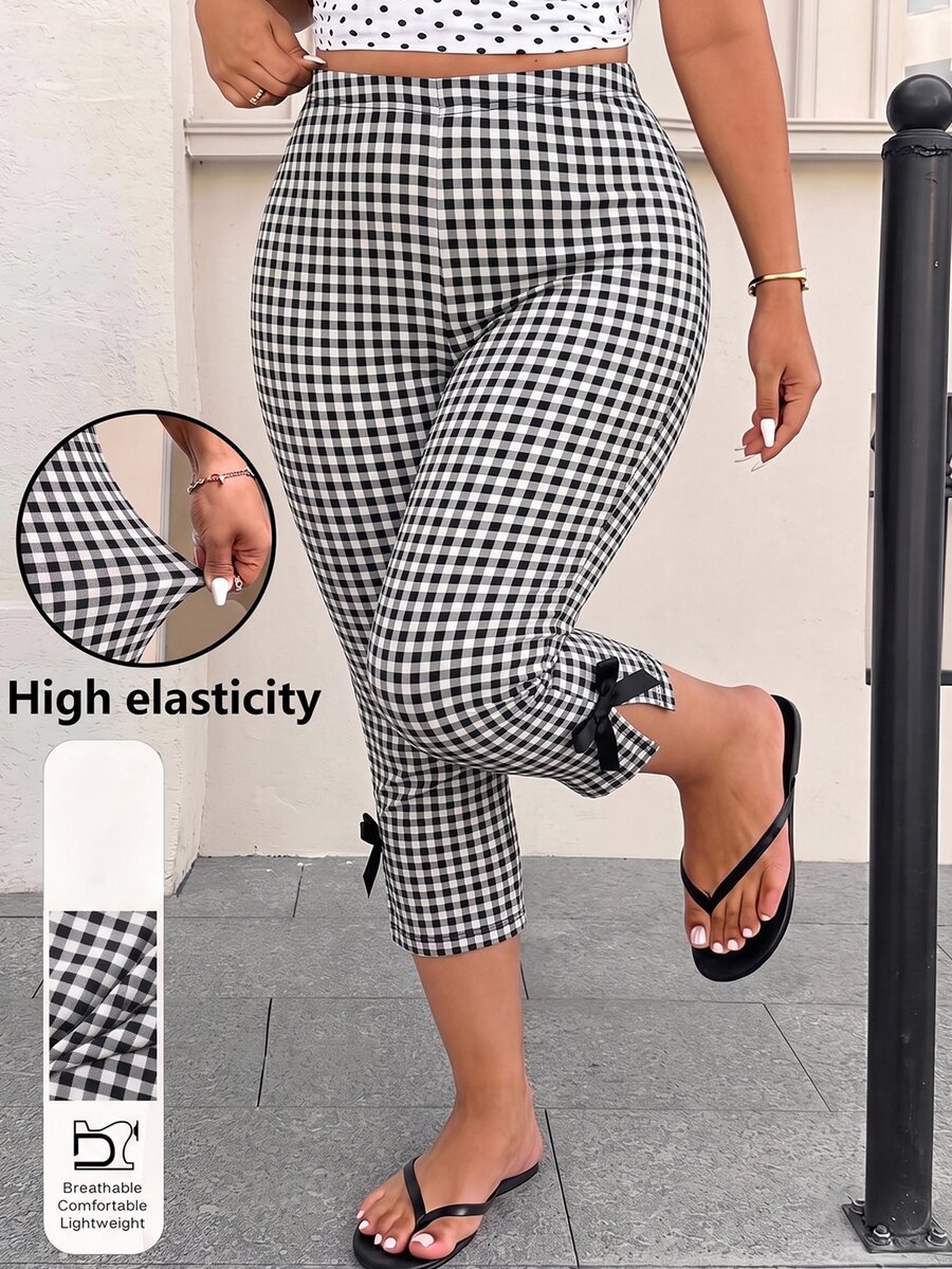 GalTyme Plus Size Women's Gym Capri Leggings, Spring Summer - Black and White - View 1