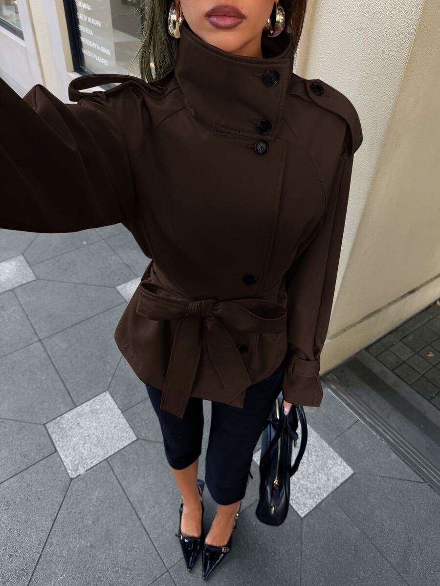 Aloruh 女款秋冬新款棕色優雅時尚簡約休閒日常通勤浪漫約會街頭風迷人復古立領繫帶風衣外套