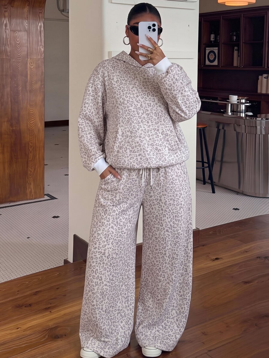 Muchica Plus Size Women Leopard Print Hooded Sweatshirt & Sweatpants Fashion Casual 2 Pieces Set - Multicolor - View 1