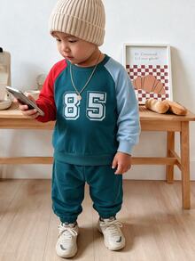 THE HAPPY LOOK Young Boys Number Print Contrast Sleeve Hoodie And Elastic Waist Sweatpants Sports Outfit Sets - Green - View 7