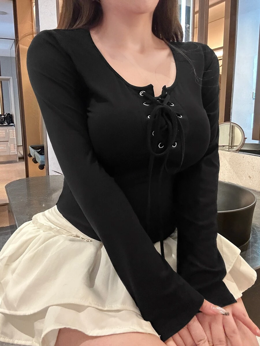 REIGN AVE Camiseta de manga larga con cuello redondo, diseño de cordones y ajuste elástico para mujer de talla grande - Negro - Ver 1