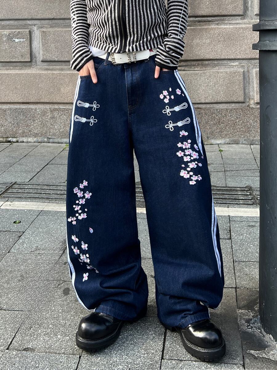 Streetwear Retro Fashion Distressed Washed Rivet Embroidery Striped Design Loose Straight Leg Wide Leg Casual Denim Jeans (Belt And Accessories Not Included) - Dark Wash - View 1