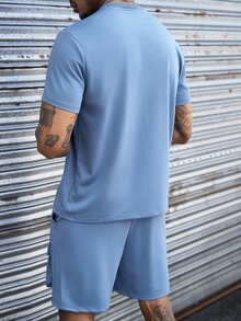 SLATEMANN 男士舒適運動衫面料圓領T恤與抽繩彈性腰短褲2件套，時尚工裝口袋與切割設計，男士休閒度假、派對、聚會、朋友約會、球類運動、簡約辦公，春夏季經典熱銷背心套裝，適合個人穿著或送給朋友 - 霧霾藍 - 查看 2