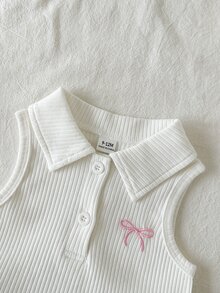SHEIN 2件組女嬰背心上衣＋牛仔裙，可愛學院風奶油藍羅紋蝴蝶結刺繡無袖波羅領輕便派對夏季生日度假套裝 - 藏蓝色 - 查看 7