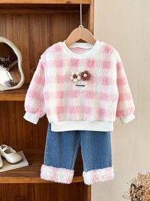 SHEIN Vintaside Kids 女嬰女童冬季羅紋圓領長袖抓絨時尚衛衣搭配百搭休閒水洗牛仔長褲套裝，適合外出、旅行、寒冷天氣購物與休閒穿著 - 淺粉色 - 查看 4
