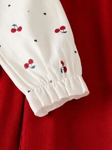 SHEIN 女童 2 件套：滿版櫻桃印花彼得潘領長袖襯衫與紅色寬鬆寬腿褲，春/秋新款，甜美公主風休閒度假套裝，適合大童女孩，適用於公園散步、日常出遊、購物、涼爽天氣露營、野餐與假期 - 紅色 - 查看 6