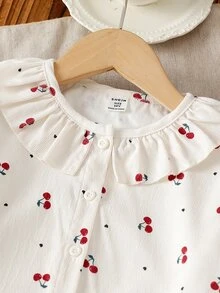 SHEIN 女童 2 件套：滿版櫻桃印花彼得潘領長袖襯衫與紅色寬鬆寬腿褲，春/秋新款，甜美公主風休閒度假套裝，適合大童女孩，適用於公園散步、日常出遊、購物、涼爽天氣露營、野餐與假期 - 紅色 - 查看 9