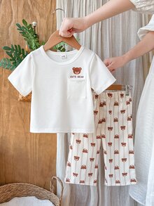 SHEIN Vintaside Kids 2件組幼兒男嬰T恤長褲套裝，可愛甜美白色棕熊印花條紋短袖圓領輕便款，生日派對夏季度假口袋設計 - 咖啡棕 - 查看 4