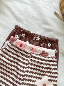 SHEIN 3件組女嬰秋冬新款可愛長褲套裝，休閒時尚緊身褲，包含經典條紋與清新花卉圖案，時尚百搭，親膚面料，彈性舒適不緊繃，適合嬰兒日常與戶外穿著，熱銷秋冬必備吸睛褲裝組合 - 彩色 - 查看 7
