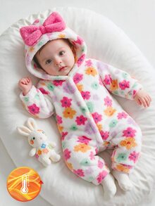 SHEIN Explorewe 女嬰 1件裝連帽連腳包屁衣，滿版多色花卉毛絨連身衣，連帽附3D大蝴蝶結，長袖按扣開襟日常套裝 - 白色 - 查看 1