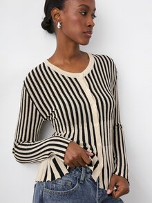 Maija 女士休闲条纹长袖毛衣，前开襟纽扣设计，时尚实用，适合当季穿着。经典条纹元素增添活力和层次感，穿着舒适，是日常通勤或休闲外出的理想之选。 - 杏色 - 查看 3