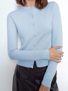 Maija 女款淺藍色優雅百搭純色圓領長袖前開扣極簡時尚針織開襟衫，輕量辦公秋季款 - 藍色 - 查看 5