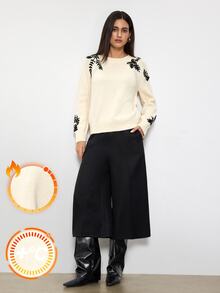 Maija Áo len nữ thêu hoa cổ tròn tay raglan dáng rộng thoải mái - Màu be - Xem 2