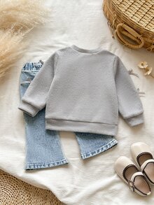 SHEIN Baby Girls Cute 2 Pieces Set, Bow-Decorated Button Knit Cardigan With Washed Denim Flare Pants, Fashion Casual Autumn Outfit - Multicolor - View 2
