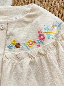 SHEIN Vintaside Kids 女童春/秋季可愛花卉刺繡荷葉邊長袖上衣，甜美鈕扣休閒田園風上衣，適合秋季出遊、生日派對、學校、日常穿著，百搭時尚兒童開襟上衣 - 杏色 - 查看 9