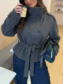 Aloruh 女款優雅高領修身短版純色深灰色大衣，冬季外套，保暖舒適，女款冬季穿搭夾克 - 深灰色 - 查看 2