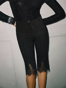 Poéselle 女款 Y2K 法式蕾絲拼接高腰百慕大短褲，優雅職場風街頭穿搭，開學季萬聖節約會辦公室黑色夏季短褲 - 黑色 - 查看 4