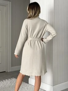 SHEIN Cottnline طقم ملابس منزلية مريح للنساء بمقاسات كبيرة من القطن بنسيج وافل مضلع مع جيب وتفاصيل كشكشة وحزام - بيج - مشاهدة 3