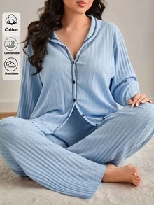SHEIN Cottnline طقم بيجامة نسائي مقاس كبير من قطعتين من القطن المحبوك المضلع باللون الأزرق البودرة مع أزرار أمامية متباينة وأكمام طويلة وبنطال طويل، ملابس منزلية بنقشة استوائية أنيقة للنوم والليالي الشتوية - الأزرق - مشاهدة 8