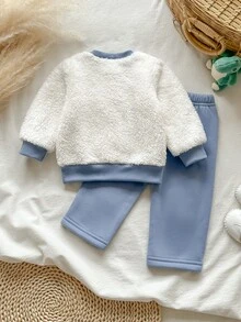 SHEIN Vintaside Kids 2pcs Toddler Boy Sweatshirt Pants Set Cute Blue White Fuzzy Dinosaur Applique Long Sleeve Round Neck Thick Outdoor Winter Fall Christmas Holiday Plush - Blue - View 2
