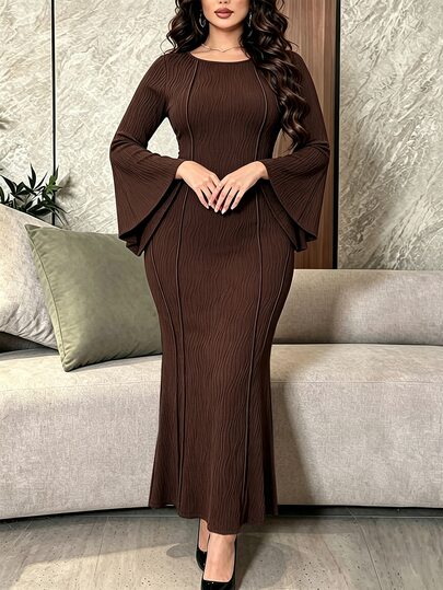 Modelyn Plus Size Women's Early Autumn New Brown Textured Water Ripple Pleated Fabric Dress, Round Neck Flare Long Sleeves To Flatter Arm Lines, Contrast Stitching With 3D Tailored Slim Fit Waist To Highlight Body Curves, Ankle Length Long Dress, Elegant Elegant Commute Slimming And Concealing, Draping Smooth Wrinkle-Resistant Skin-Friendly Comfortable Mature Style For Daily Date Workplace And Versatile Occasions