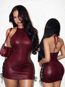 BamGleam Gaun Pendek Seksi Wanita dengan Motif Kulit Ular, Leher Halter, Lubang Tali, dan Bagian Dalam Berongga. - Burgundy - View 4