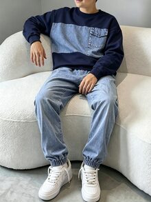 SHEIN 2pcs Tween Boy Fashion Navy Blue Sweatshirt & Washed Denim Jeans Set, Patchwork Denim Pocket Design, Soft Comfortable Fabric, Easy To Wear, Suitable For Spring And Autumn, School, Outings, Must-Have Street Style Outfit For Boys - Blue - View 4