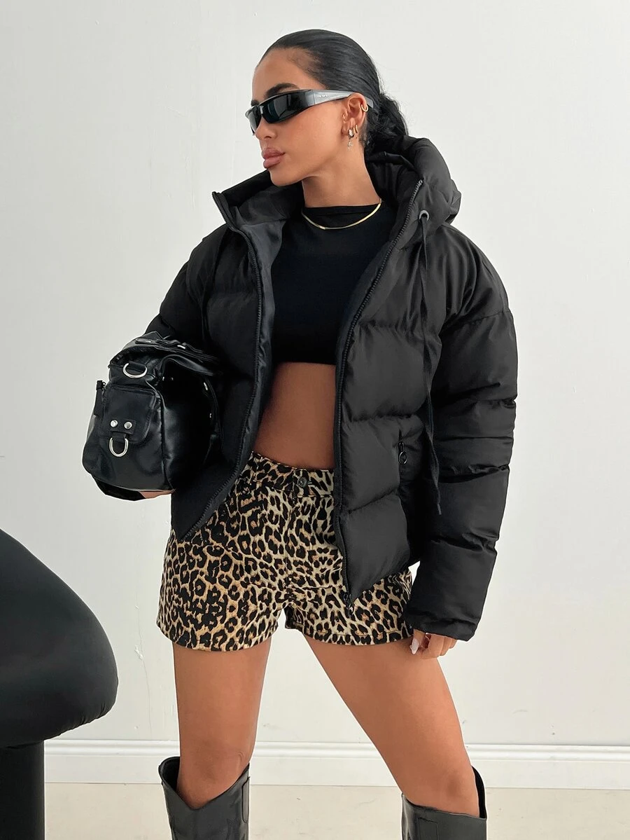 SHEIN Damen-Wintermantel in Große Größen, Y2K Streetwear, einfarbig Schwarz, mit Kapuze, Reißverschluss, Seitentaschen, Steppdesign, lässig, für Alltag, Reisen und Ausgehen - Schwarz - Übersicht 1
