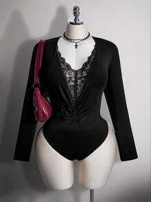 SHEIN ICON Women's Plus Size Autumn/Winter Retro Sexy Everyday Casual Urban Modern Elegant Deep V-Neck Lace Patchwork Gathered Black Slim Fit Bodysuit - Black - View 4
