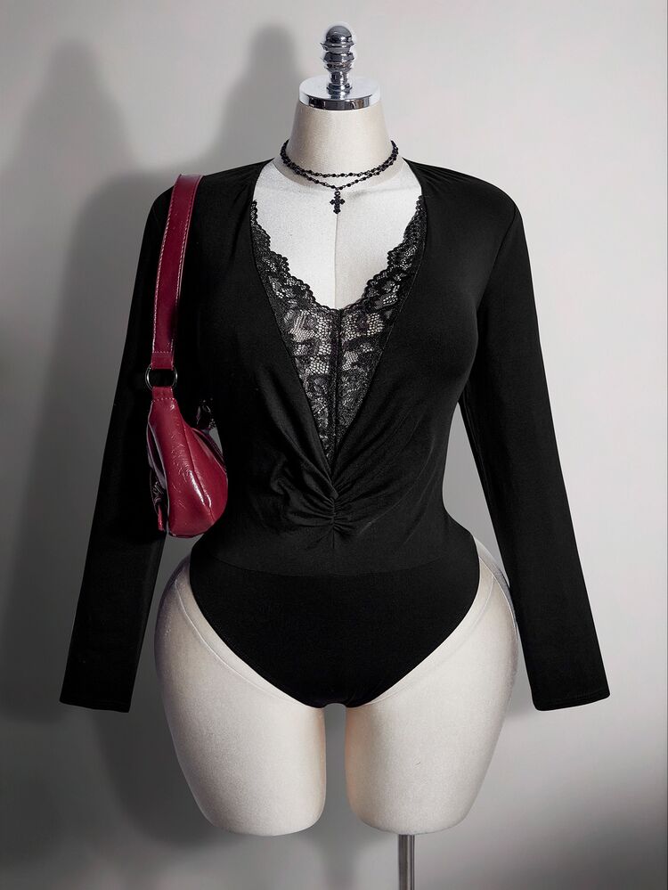SHEIN ICON Women's Plus Size Autumn/Winter Retro Sexy Everyday Casual Urban Modern Elegant Deep V-Neck Lace Patchwork Gathered Black Slim Fit Bodysuit - Black - View 4