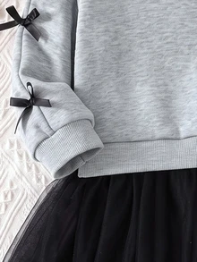 SHEIN Elladie kids 1件女童灰色3D蝴蝶結套頭衛衣洋裝，黑色網布拼接下擺，時尚可愛甜酷風，適合春秋冬季 - 灰色 - 查看 3