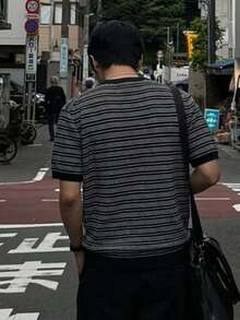 DAZY 男士短袖條紋圓領鈕扣不對稱門襟針織上衣 - 黑色 - 查看 2