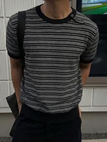 DAZY 男士短袖條紋圓領鈕扣不對稱門襟針織上衣 - 黑色 - 查看 1