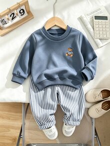 Souflis Souflis Bộ 2 món áo nỉ và quần cho bé trai chập chững, màu xanh dương trắng, họa tiết gấu dễ thương, sọc gân, tay dài, cổ tròn, dáng vừa, hoạt động ngoài trời, mùa thu, lễ hội, màu xanh baby - Màu xanh bụi bặm - Xem 1
