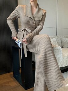 DAZY Setelan 2 Potong Wanita Musim Gugur/Dingin: Sweater Rajut Bergaris Elegan dengan Kerah Lipat, Ikat Pinggang dan Kancing, Dipadukan dengan Celana Panjang Lebar, Warna Aprikot/Camel, Cocok untuk Beraktivitas di Luar Rumah dan Kencan - Aprikot - View 4