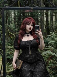 Whyspr Y2K Gothic Butterfly & Skull Print Plus Size Dress, Cinched Waist A-Line Ruffle Hem Short Sleeve Dress - Black - View 4