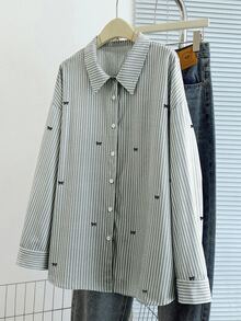 GlowEve CURVE Plus Size Striped Pattern Small Bow Print Button-Up Collared Long Sleeve Shirt - Light Grey - View 4