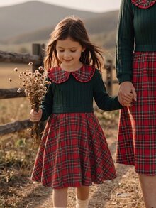 SHEIN Vintaside Kids 1 buah Gaun Anak Perempuan Model A-Line Manis Elegan Hijau Merah Kotak-kotak Patchwork Ruffle Ribbed Lengan Panjang Kerah Peter Pan Pesta Liburan Musim Gugur Natal Unicorn - Merah - View 4