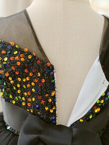 Glamorique Kids 女童黑色亮片露肩多層薄紗泡泡袖禮服裙，優雅生日派對度假晚禮服，附拖尾蝴蝶結花童閃亮公主裙 - 黑色 - 查看 8