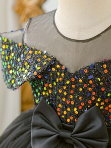 Glamorique Kids 女童黑色亮片露肩多層薄紗泡泡袖禮服裙，優雅生日派對度假晚禮服，附拖尾蝴蝶結花童閃亮公主裙 - 黑色 - 查看 7